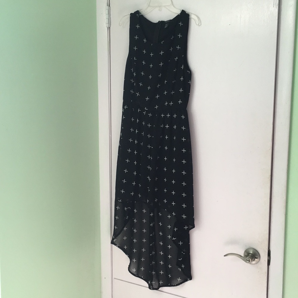 Black high low cross dress.